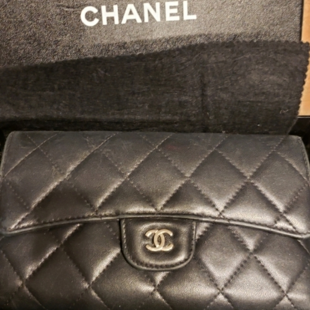 100%Authentic Chanel Douple Flap Wallet Black